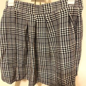 Candie’s White and Black Plaid Skirt, Size 9